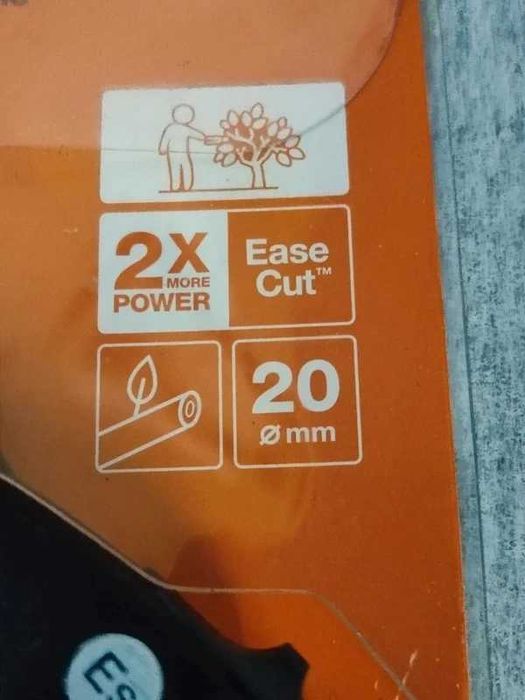 Foarfeca gradina Fiskars Essential bypass nou sigilat