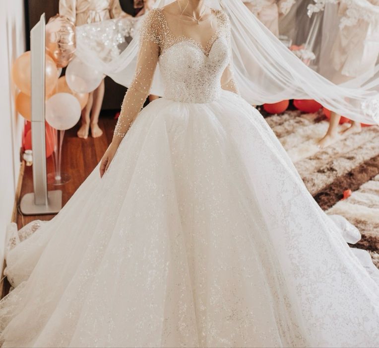 Vând rochie Aryanna Karen model Celebrity