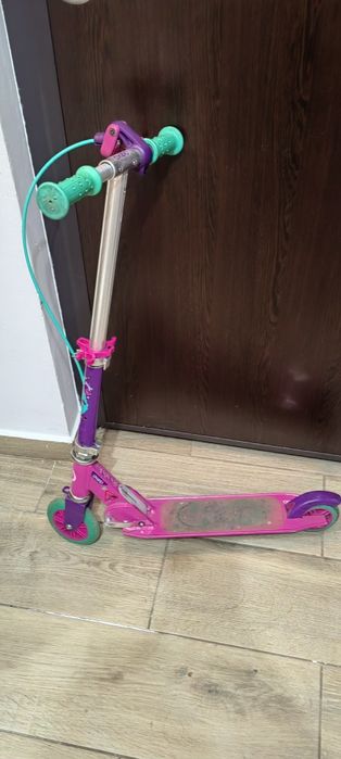 Trotineta pentru fetite