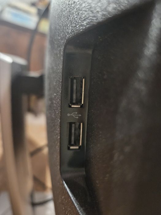 Монитор PC 2 броя Acer и HP