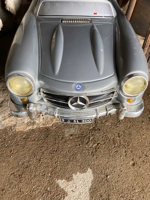 Детска кола умалена реплика на Mercedes-Benz 300SL, на италианската марка Toys Toys, 90-те год.