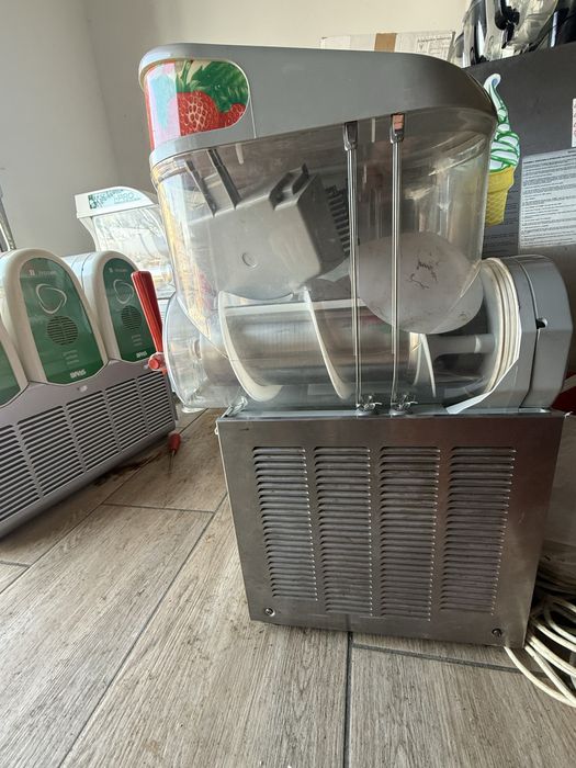 aparat dozator granita