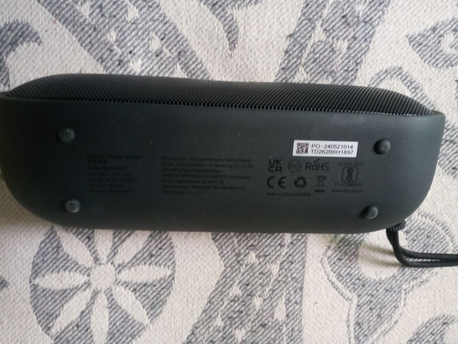 Музыкальная колонка новая со всеми причиндалами