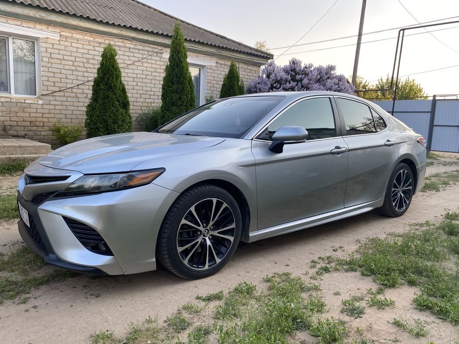 Toyota Camry 70 SE