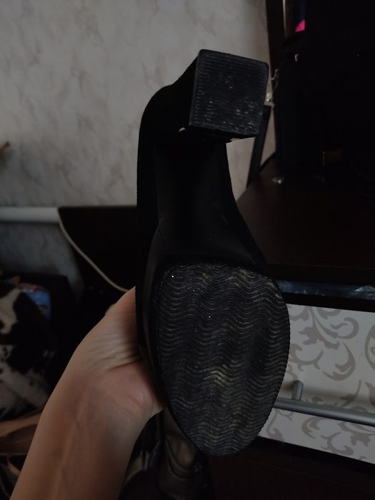 Продам зимнюю обувь