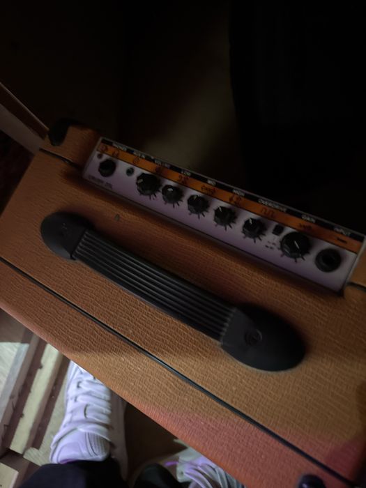 Продаю комбик orange