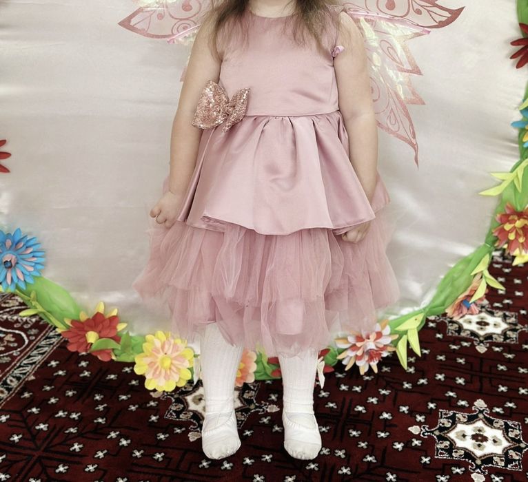 Продам платье  на девочку