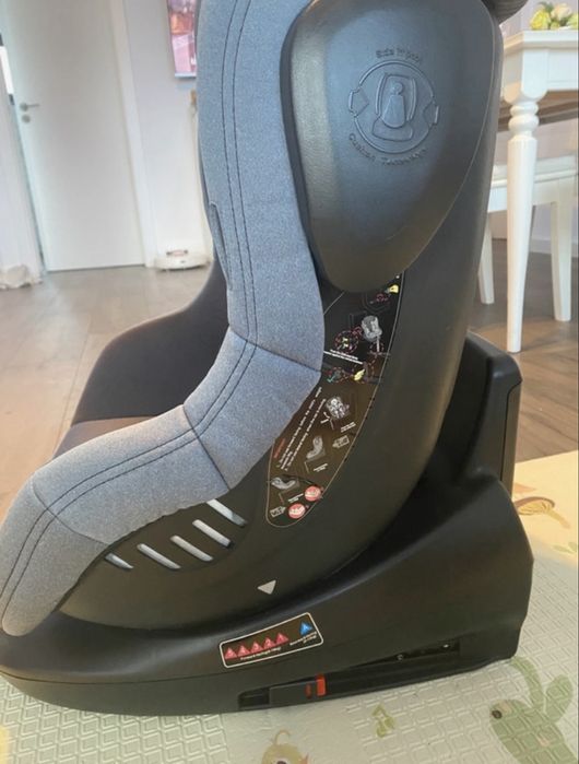 Scaun de masina cu Isofix