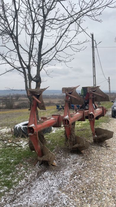 Plug reversibil Naud cu 3 brazde