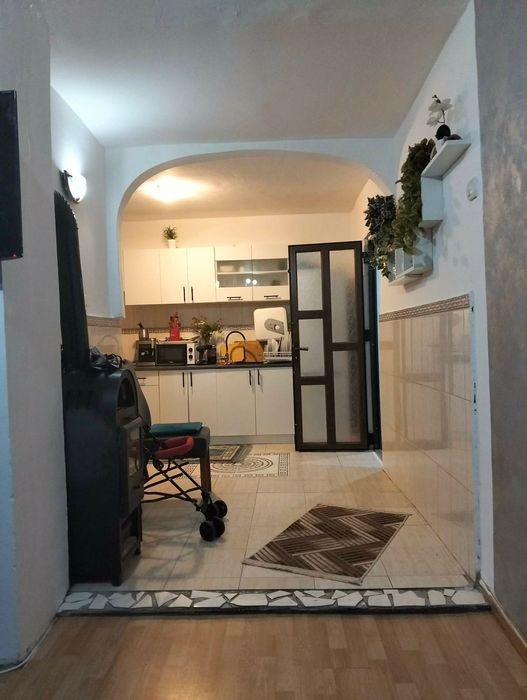 Apartament cu 3 camere, complet mobilat și utilat, gata de mutare.