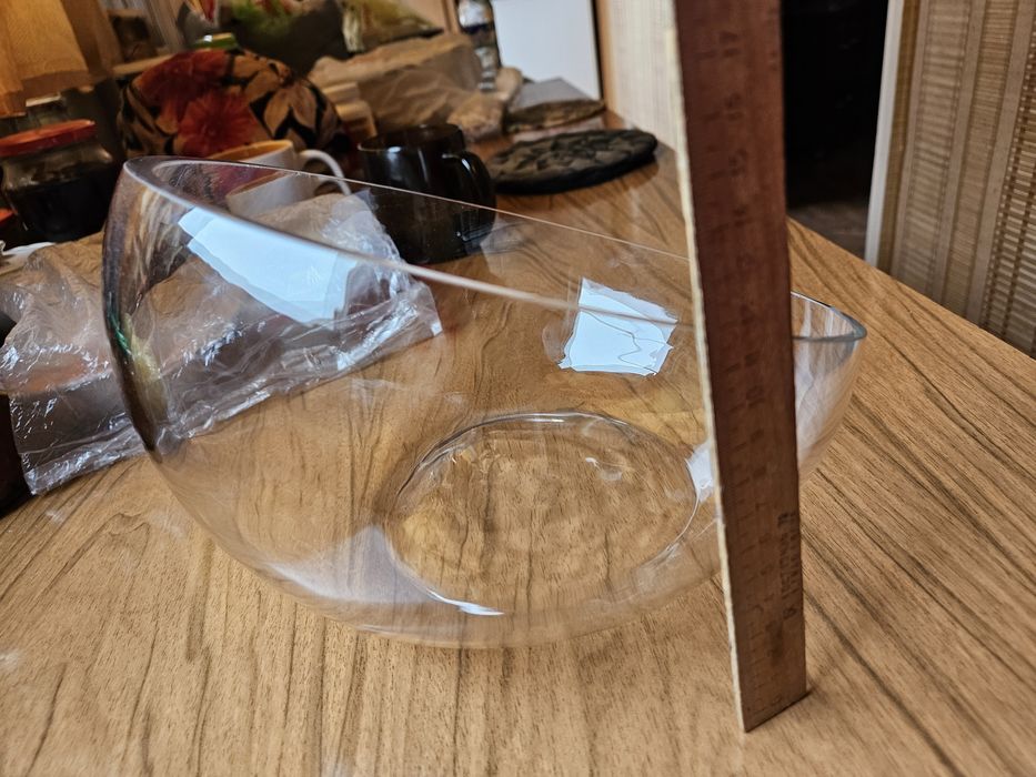 Стеклянная ваза горшок. Аквариумы.