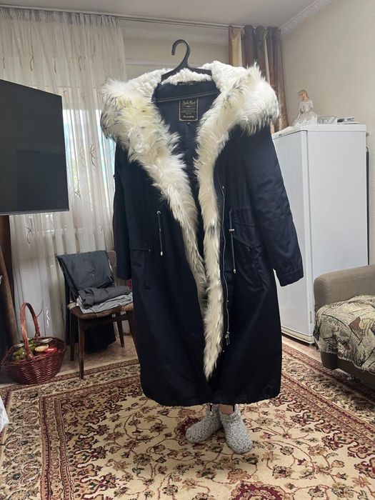 Пихора черного цвета, воротник писец