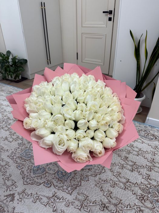 Продаю цветы, вчера дарили маме