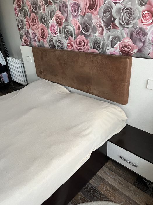 Продам спальный гарнитур