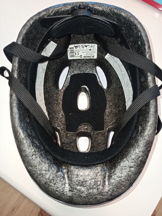 Детски кънки 35номер + ПОДАРЪК каска