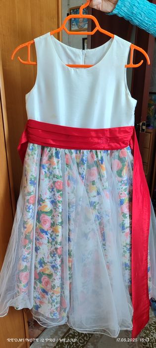 Продам детские платья