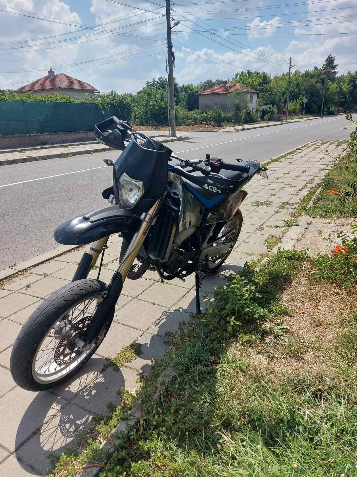 Мотор Хускварна 125 с. Могила • OLX.bg
