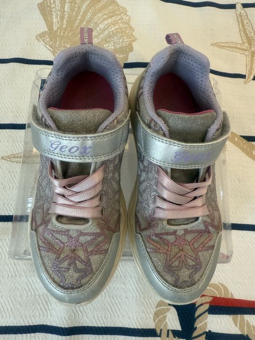 Кроссовки для девочки