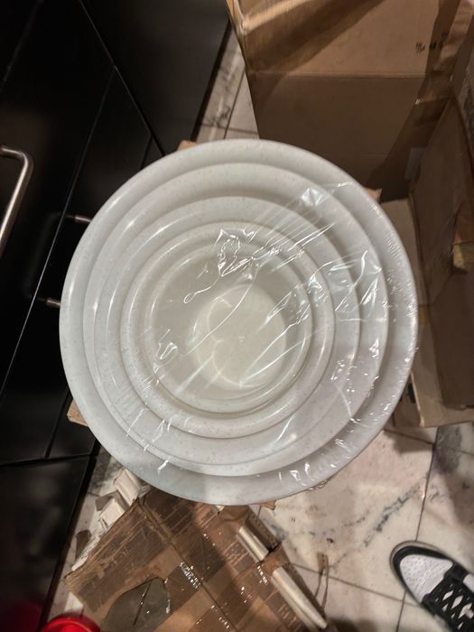 Пластмасови купи и кофи