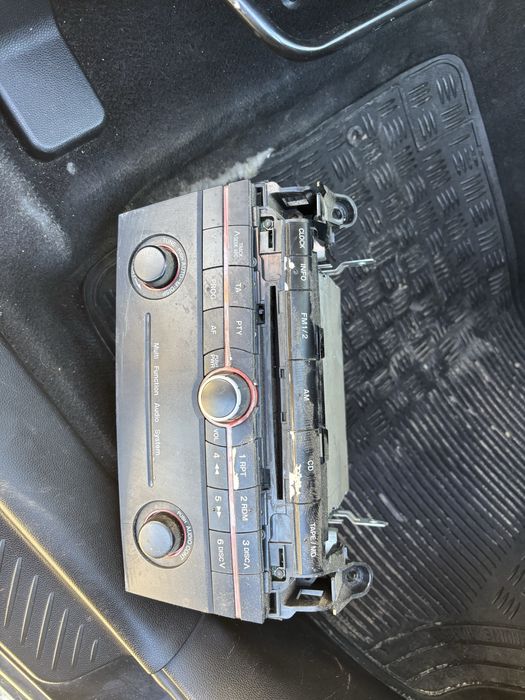 Mazda  Мазда 3  1.6 HDI НА ЧАСТИ