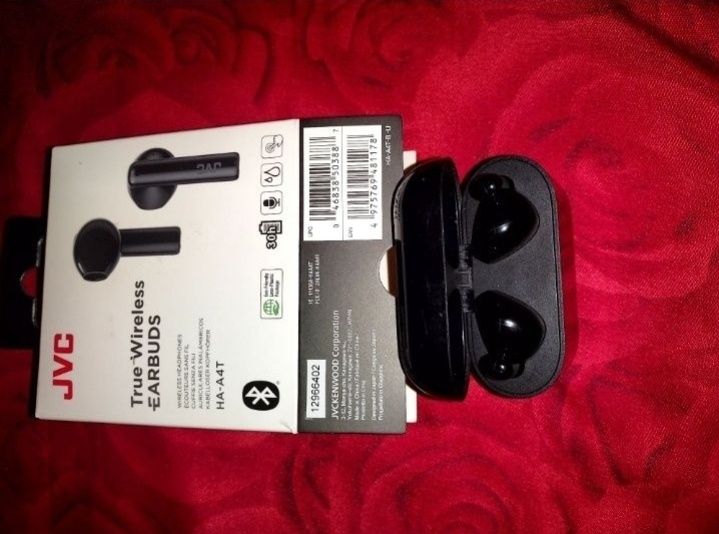 Vând căsti Bluetooth Jvs noi în cutie