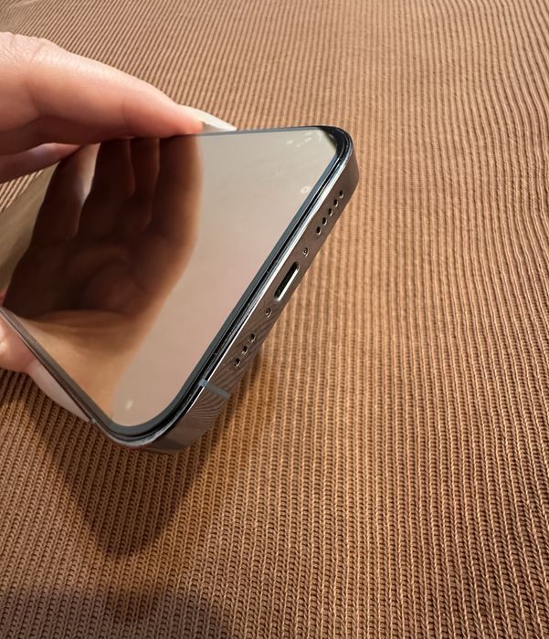 Vând iPhone 13 Pro – stare impecabilă