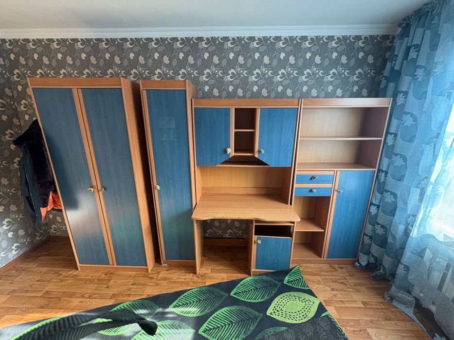 Продам  шкаф в детскую.