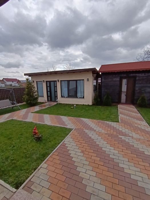 Vând casa Dumbrava Rosie