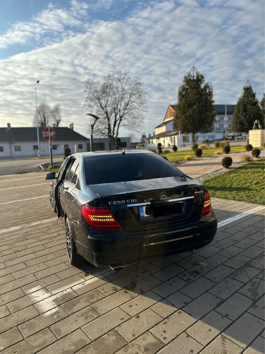 Mercedes Benz C class 4*4