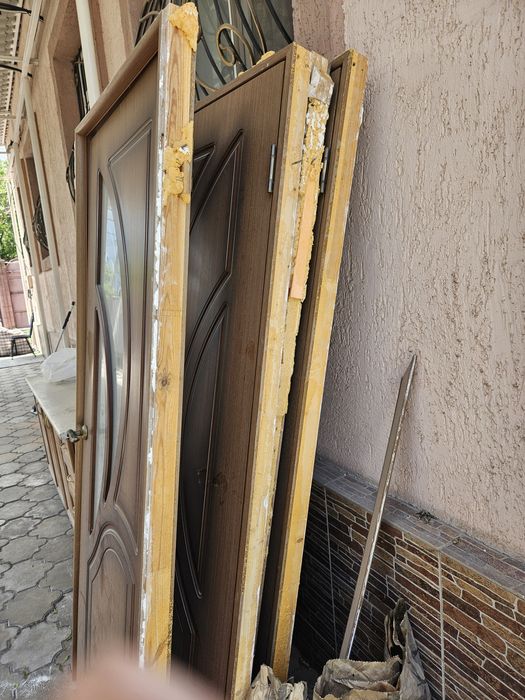 Межкомнатные двери 3 шт б. У