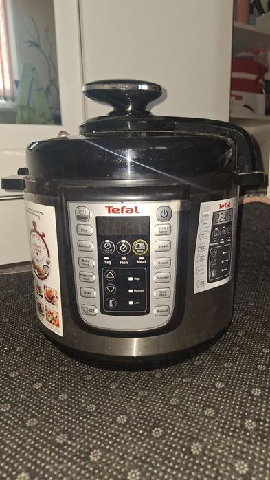 Продавам неизползван Мултикукър Tefal One Pot