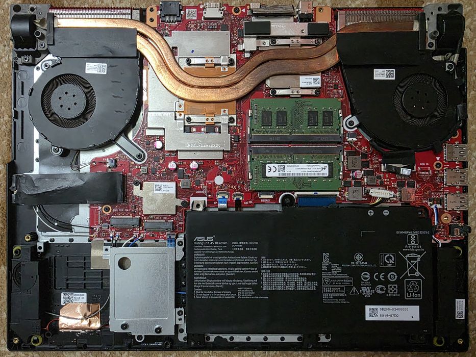 Laptop Asus ROG Strix G512LI stricat. DOAR DIN MIOVENI