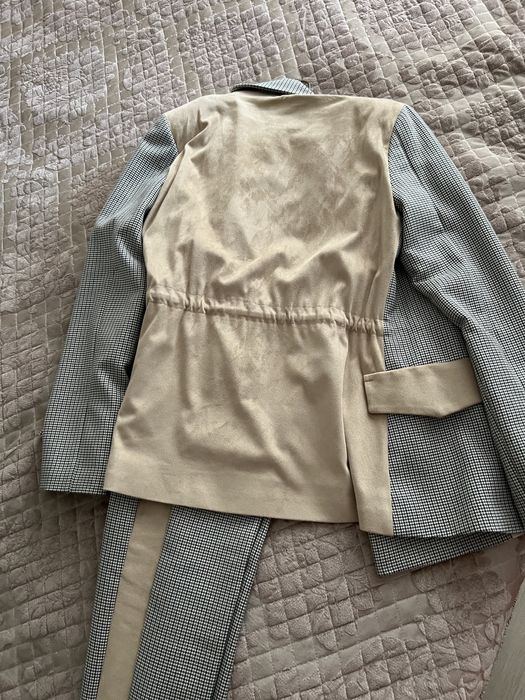 Продам брючный костюм .