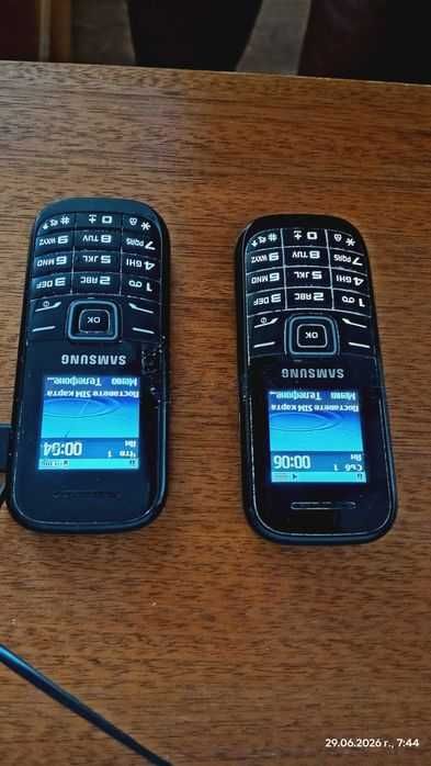 2 броя телефони Samsung 1200 + едно зарядно супер евтино