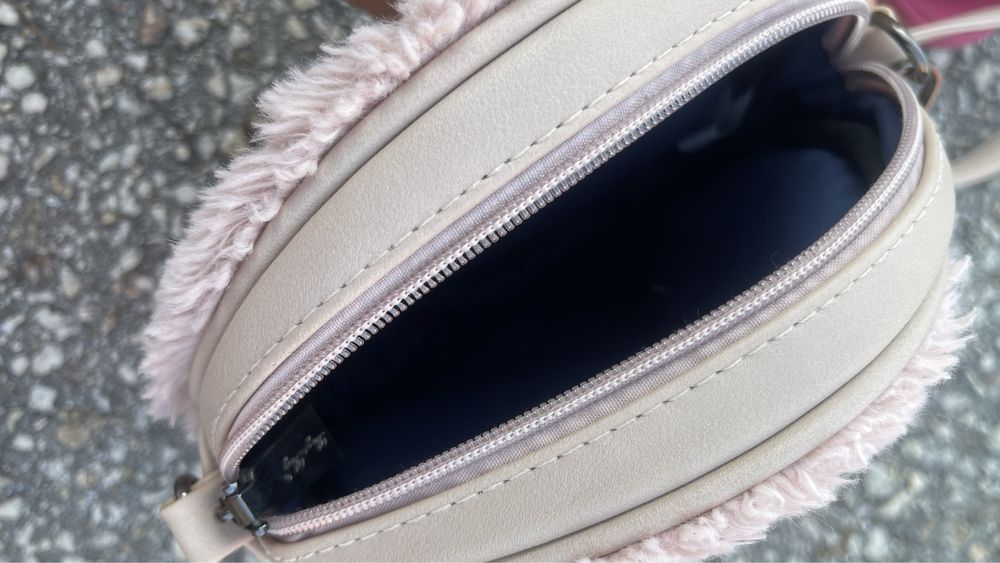 Розова чантичка- 2 лева. Почти не е носена