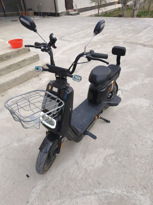 Электроскутер Velomax