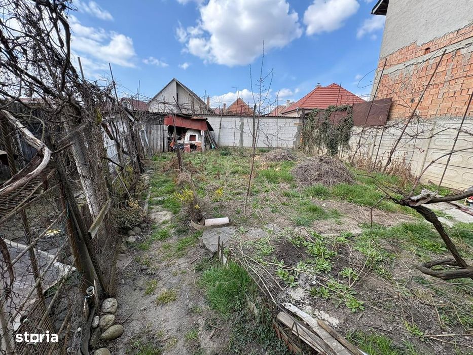 Casă de vânzare singur in curte, teren 320 mp, zona Lazaret.