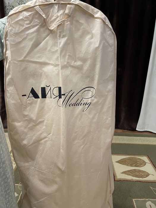 Продам свадебные платья