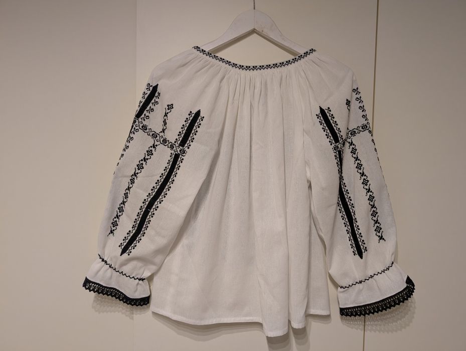 Ie traditionala romaneasca zona Ardeal cusuta manual