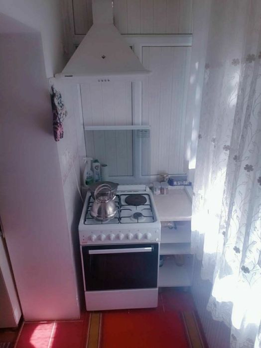 В центре Янгийуле 2 комнатная квартира продаётся