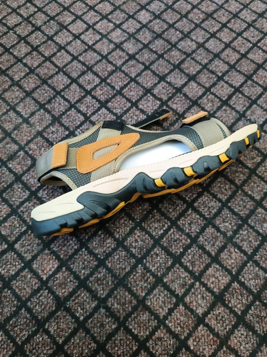 Продам мужские сандалии