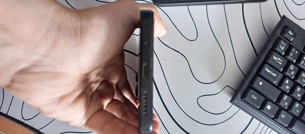 Redmi 12 256/8гигабайтов