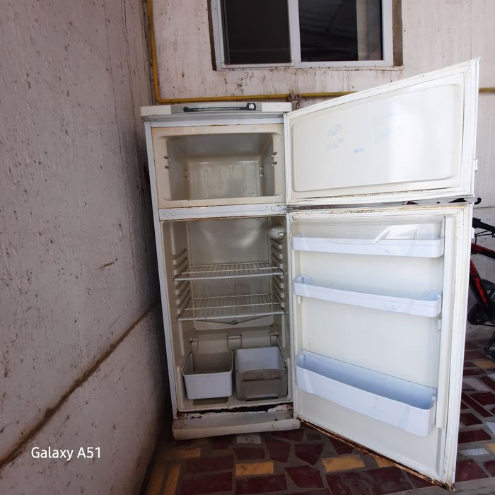 Холодилник indesit