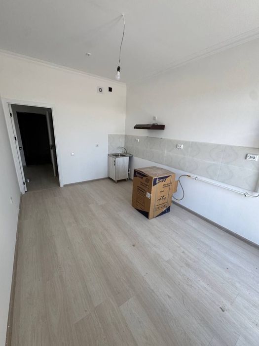 Sokin makon loyhasidan 1 xonali uy sotiladi