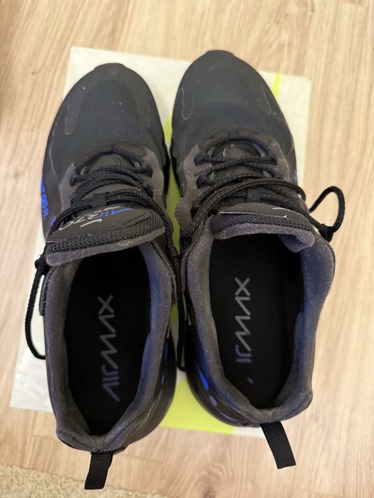 Vand adidasi Nike 270 React negrii