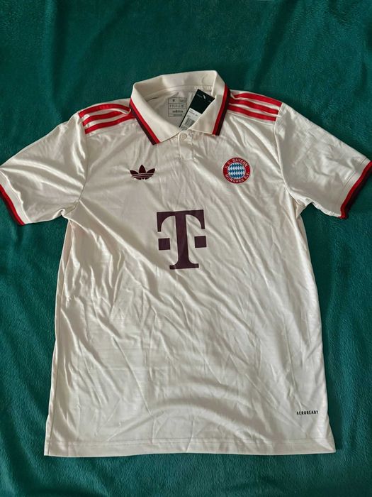 Tricouri de Fotbal