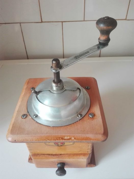 Японска кафемашина ,голяма мелница за кафе и медна кана.