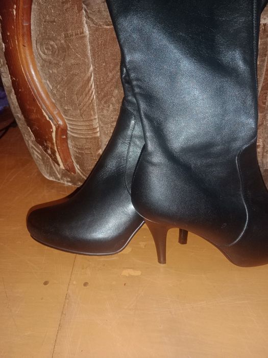 Продам обувь 3000