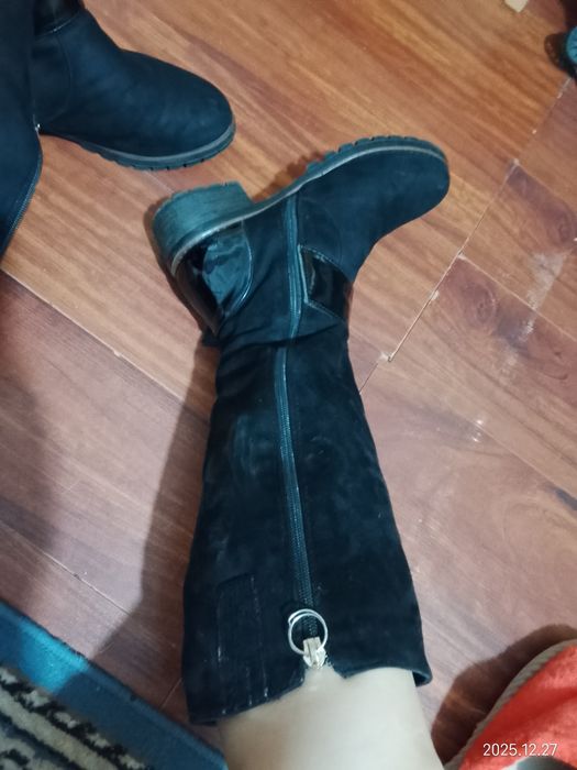 Срочно продам ботинки сапожки зима