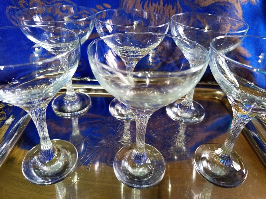 Фужеры, бокалы, рюмки  цветного стекла, винтажные